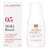 Clarins Milky Boost Foundation tonizirajoča in vlažilna emulzija za enotno in sijočo polt 05 Sandalwood 50 ml