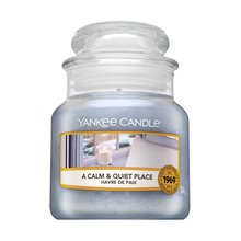 Yankee Candle A Calm & Quiet Place lumânare parfumată 104 g
