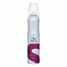 Wella Professionals Styling Finish Stay Essential Finishing Spray lak na vlasy pro střední fixaci 300 ml