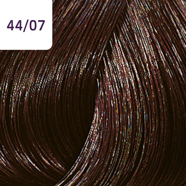 Wella Professionals Color Touch Plus profesionálna demi-permanentná farba na vlasy 44/07 60 ml
