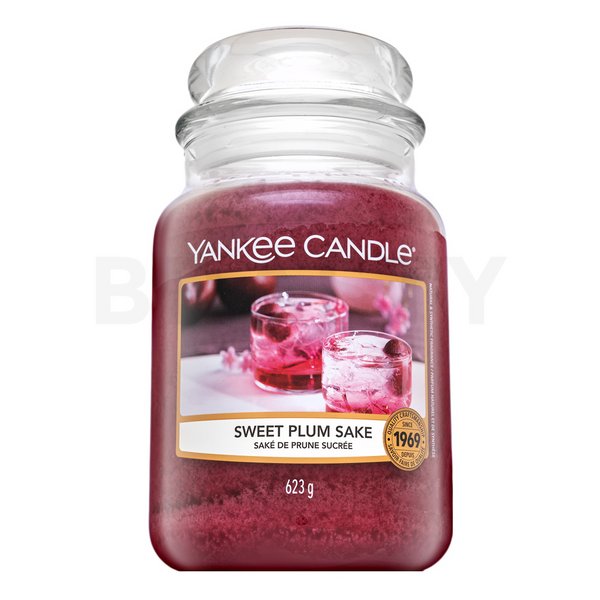 Yankee Candle Sweet Plum Sake ароматна свещ 623 g